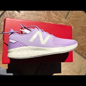 New Balance Coast V3 FuelCore Running Shoe size 7Y